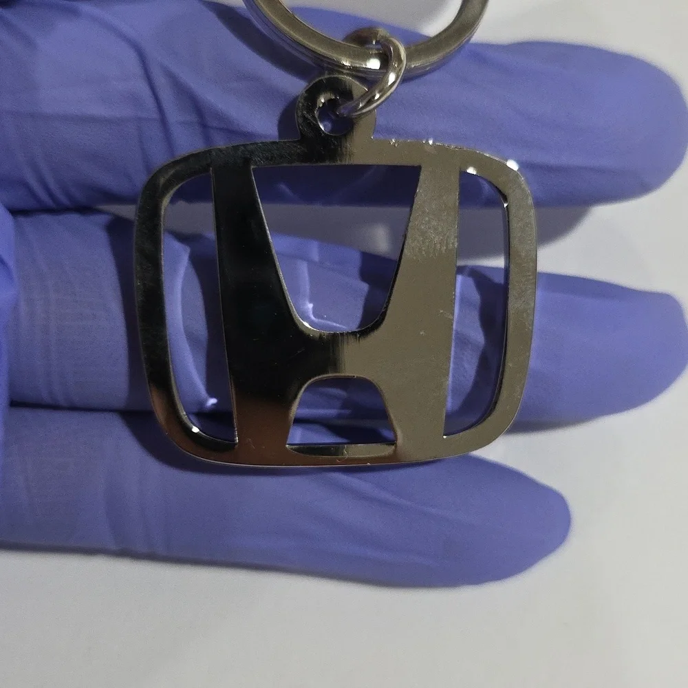 Honda Silver-Tone Keychain – Car Logo Accessory for Men & Women - Unisex